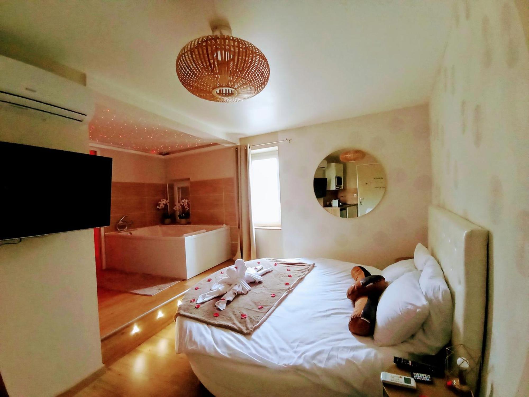 Studio Love Room Spa Baignoire Double La Ciotat Centre Port Exterior foto